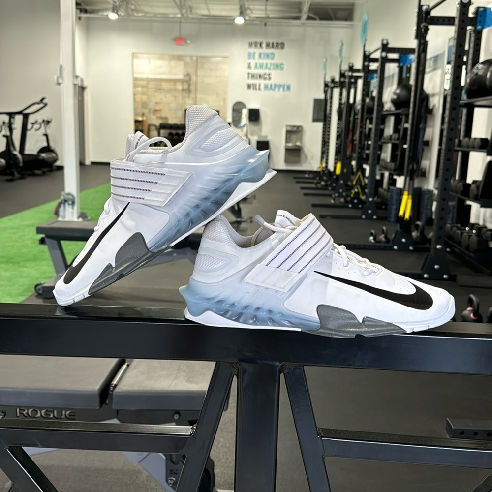 Nike weightlifting shoes